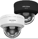 CÁMARA DOMO IP FIJA DE 4 MP PARA INTERIORES Y EXTERIORES CON COLORVU, LUZ HÍBRIDA INTELIGENTE, DETECCIÓN DE PERSONAS Y VEHÍCULOS, MICRÓFONOS DUALES, R